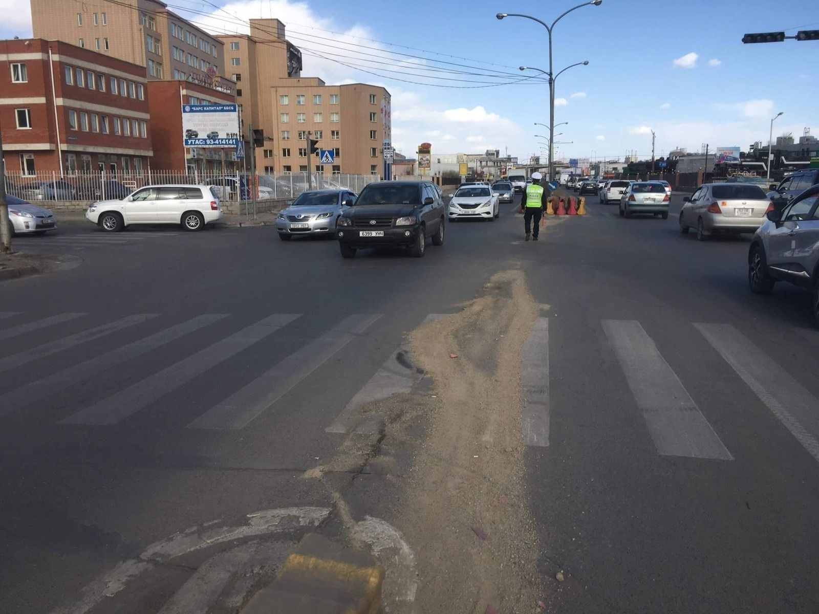 НАРНЫ ЗАМ ДАГУУХ БУЦАЖ ЭРГЭХ ГАРЦУУДЫГ НЭЭЛЭЭ.