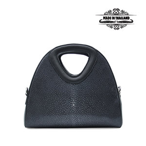 Rota загас цүнх өөрөөсөө гурвалжин бариултай өнгөлсөн хар