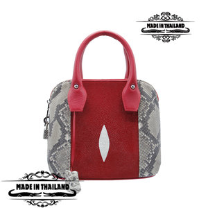 MN загас цүнх хажуудаа цоожтой могойт улаан