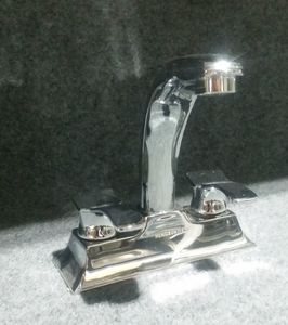 Холигч П дунд Угаалтуурын 2 кранттай