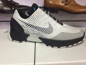 nike E.A.R.L