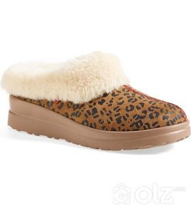 UGG I Heart Dreams slippers