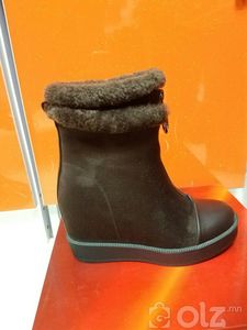 Дотроо ултай элгэн гутал