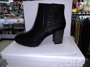 Эмэгтэй илгэн ботинк